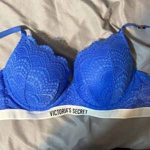 Victoria’s Secret lace bra
